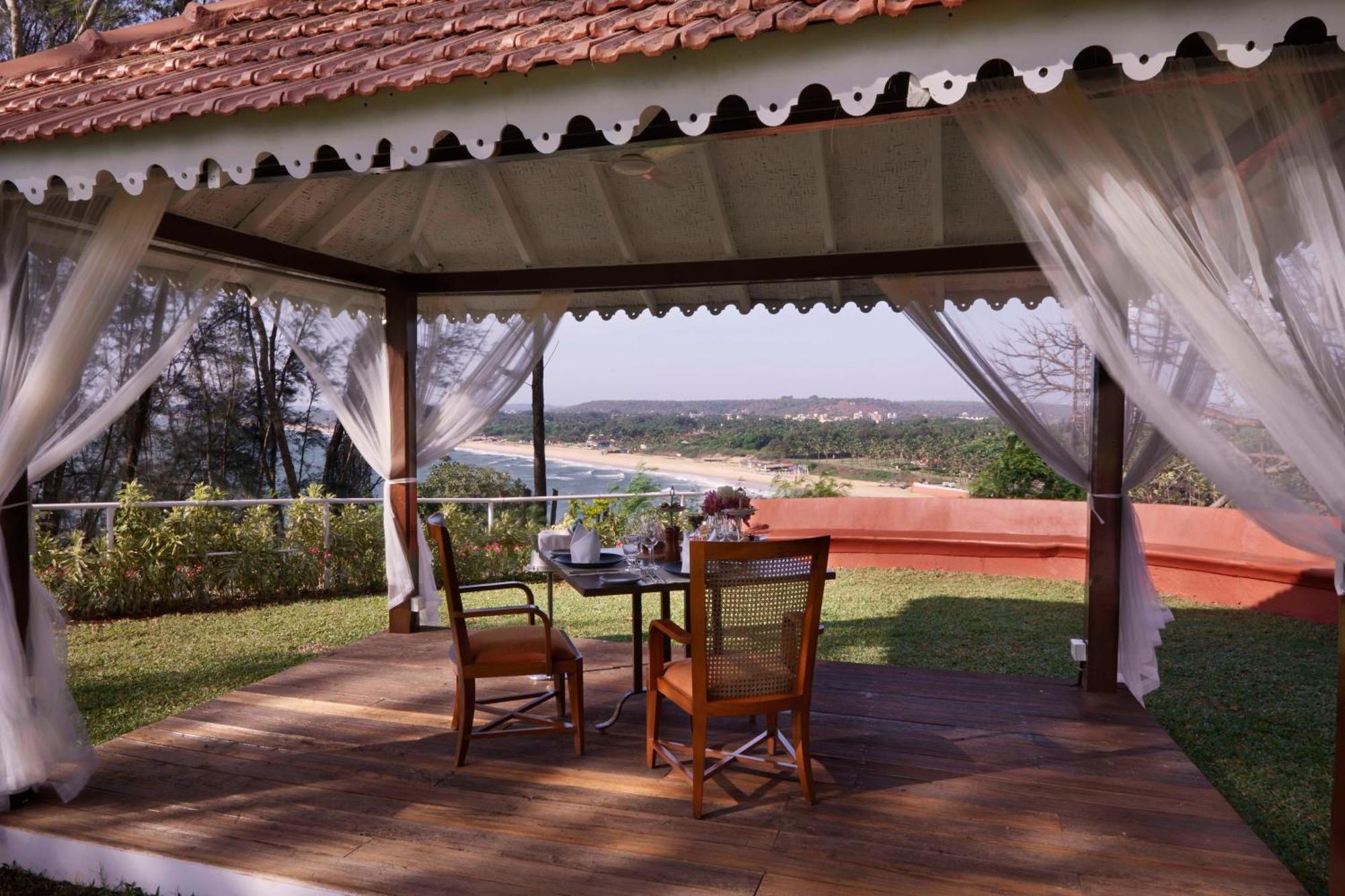 Taj Fort Aguada Resort & Spa, Goa Sinquerim Екстер'єр фото A view of the beach from the resort